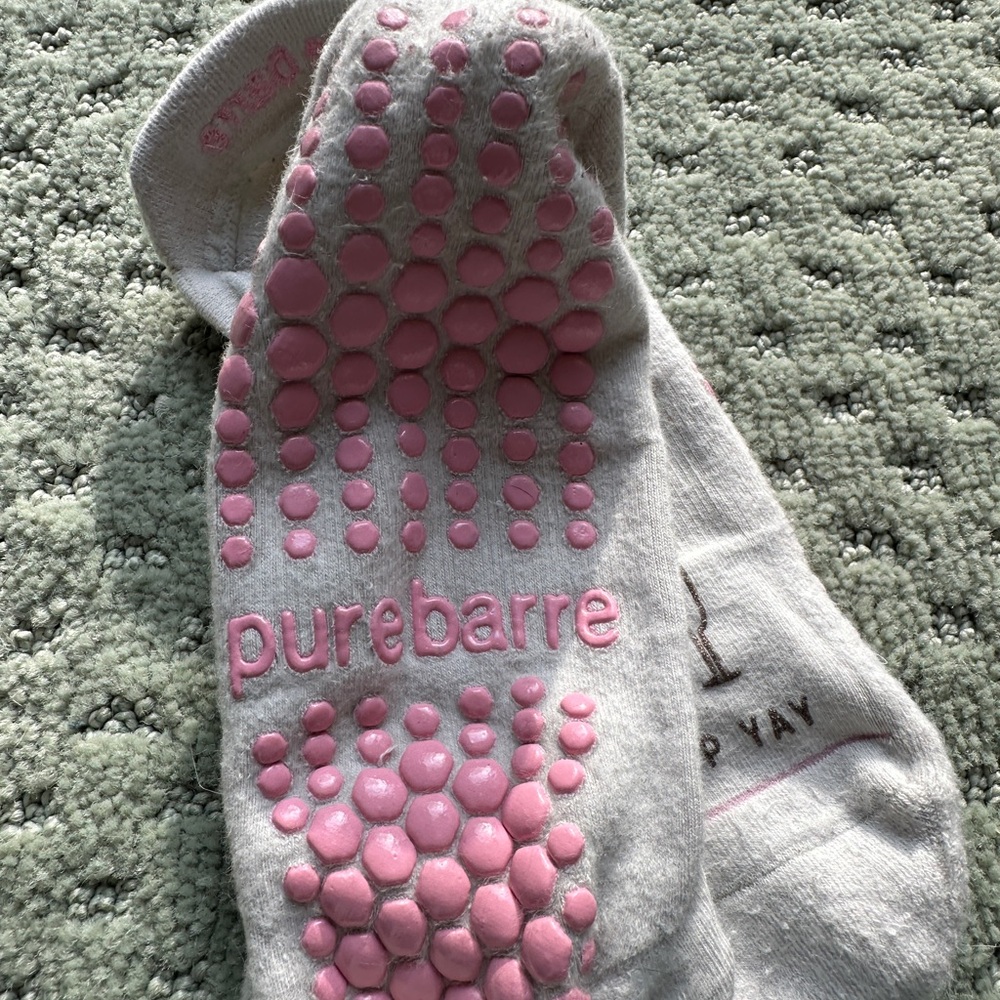 Pure Barre 4 Pairs Sticky Grip Ankle Socks M/L - Picture 7 of 9
